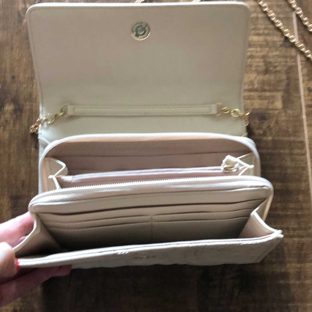 Cream/Light Tan Purse - Picture 3 of 8
